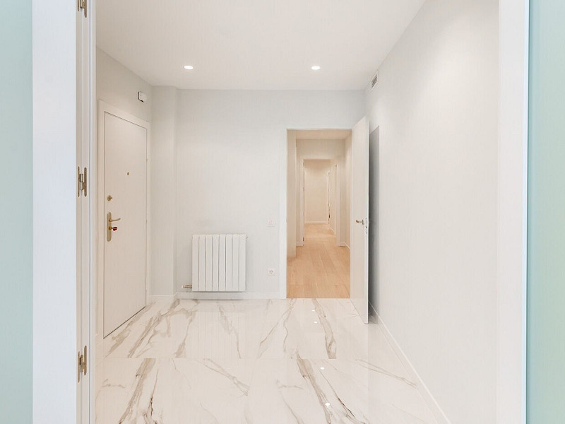 Brand-New Renovated Apartment with Pool and Parking in Sant Gervasi – Vía Augusta. Photo:  28