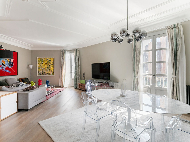 Stylish Flat in Eixample, Steps from Passeig de Gràcia. Photo:  3