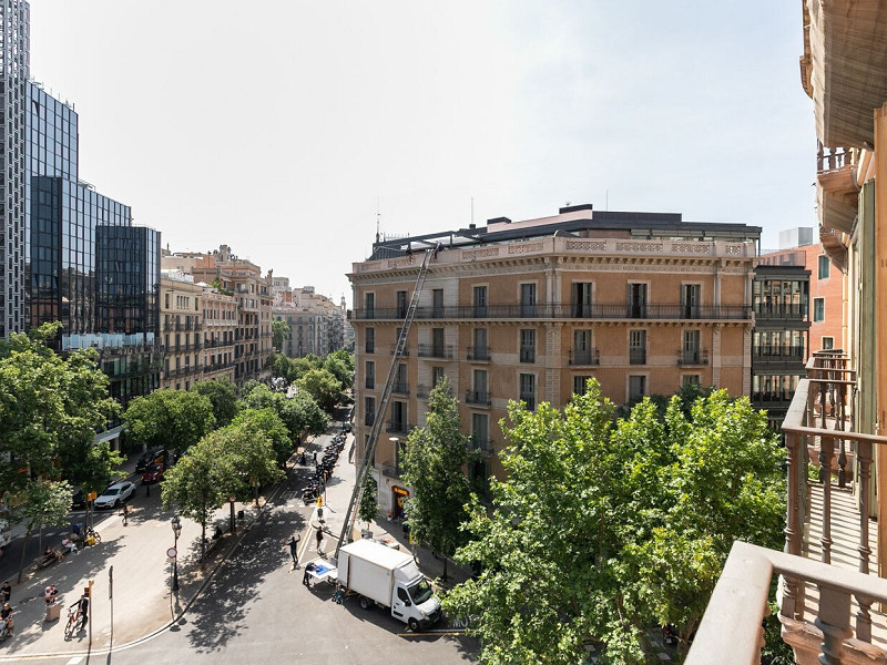Stylish Flat in Eixample, Steps from Passeig de Gràcia. Photo:  8