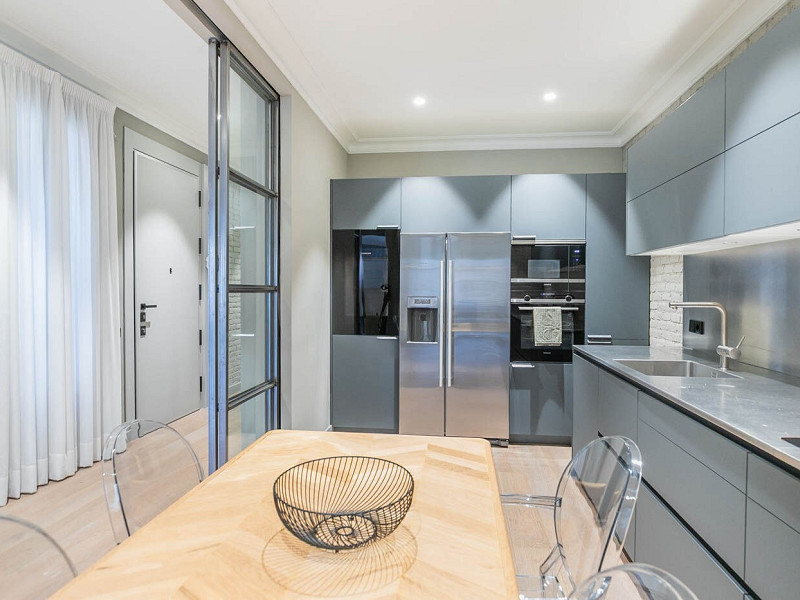 Stylish Flat in Eixample, Steps from Passeig de Gràcia. Photo:  13