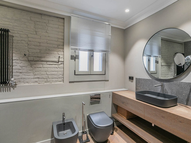 Stylish Flat in Eixample, Steps from Passeig de Gràcia. Photo:  17