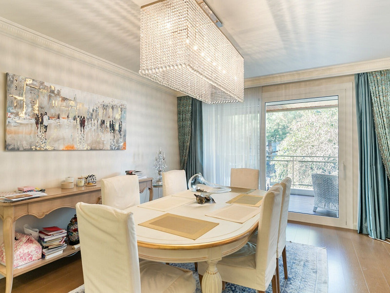 Bright, Fully Renovated Apartment with Terrace in Galvany. Photo:  7
