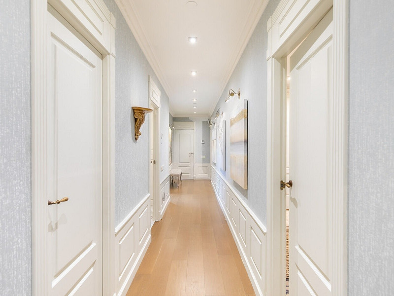 Bright, Fully Renovated Apartment with Terrace in Galvany. Photo:  15