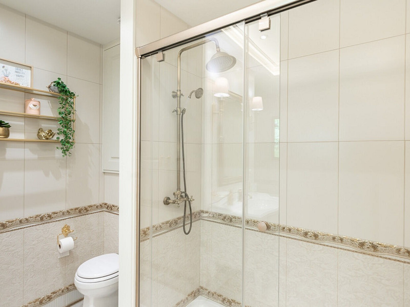 Bright, Fully Renovated Apartment with Terrace in Galvany. Photo:  20