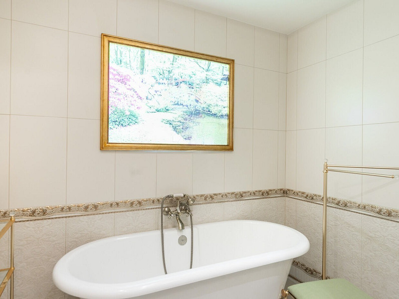 Bright, Fully Renovated Apartment with Terrace in Galvany. Photo:  21