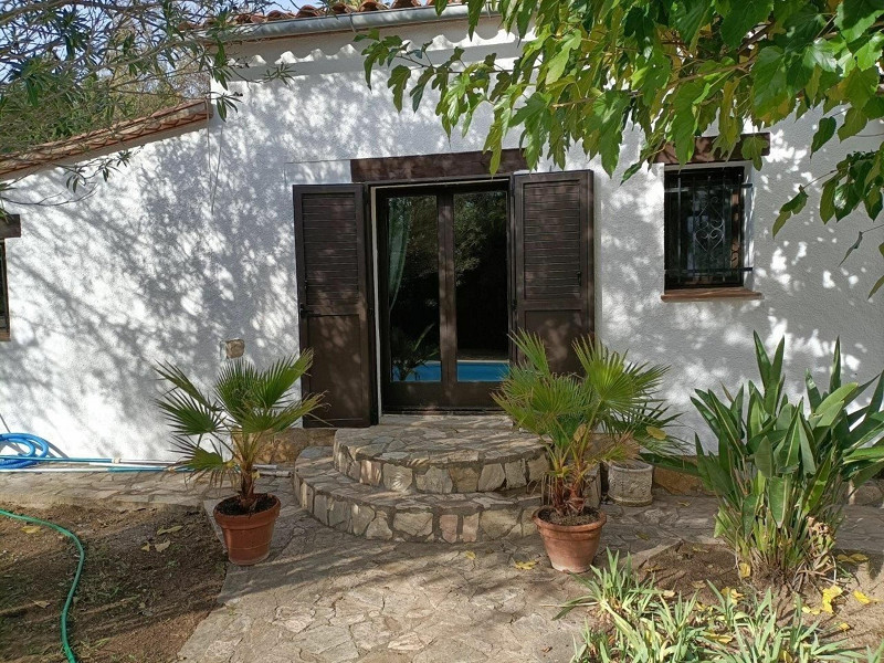 Уютный дом с живописным садом в Калонже на побережье Коста Брава. Фото:  38