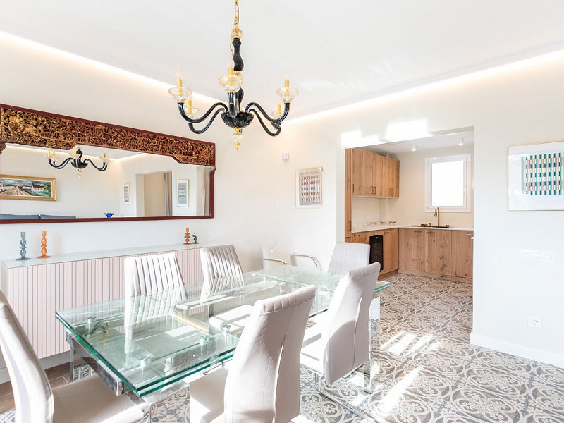 Exclusive Renovated Apartment on the Pedestrian Consell de Cent Street in Eixample. Photo:  4
