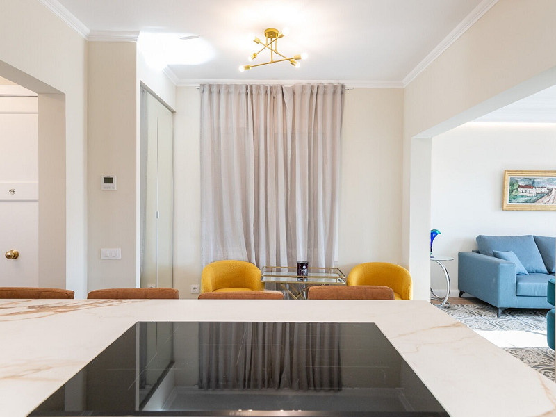 Exclusive Renovated Apartment on the Pedestrian Consell de Cent Street in Eixample. Photo:  8