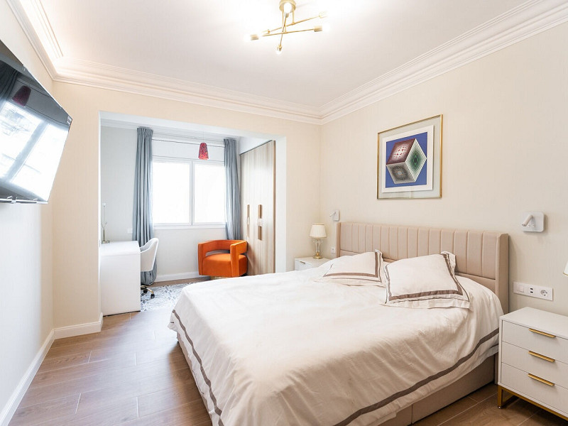 Exclusive Renovated Apartment on the Pedestrian Consell de Cent Street in Eixample. Photo:  11