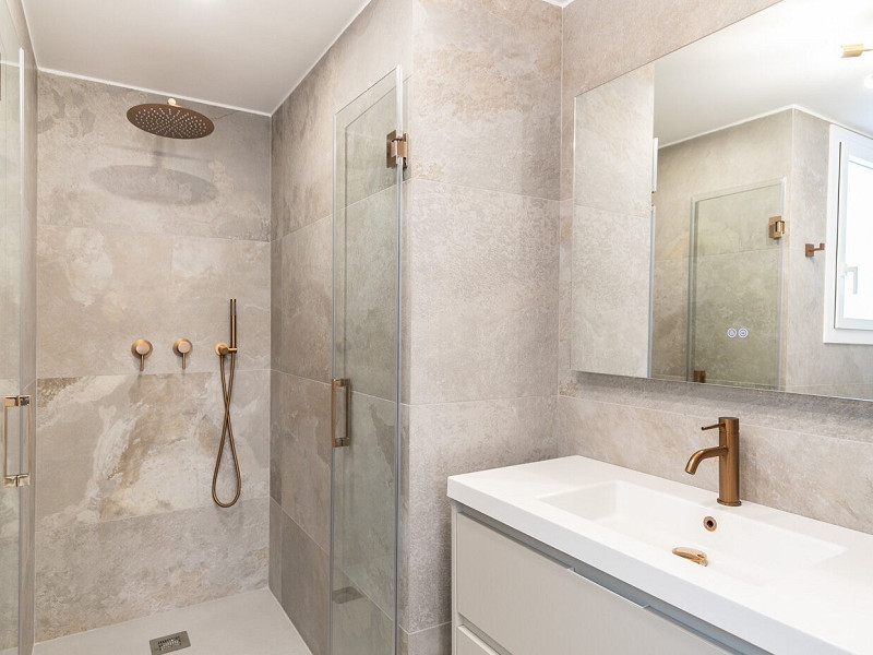 Exclusive Renovated Apartment on the Pedestrian Consell de Cent Street in Eixample. Photo:  14