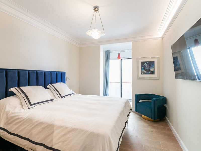Exclusive Renovated Apartment on the Pedestrian Consell de Cent Street in Eixample. Photo:  16