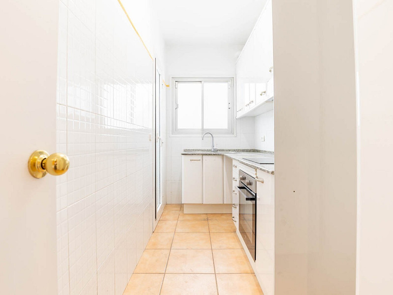 Bright 3-bedroom apartment with a beautiful view on the top floor, located in the Centre-Estació area of Sant Cugat. Photo:  12