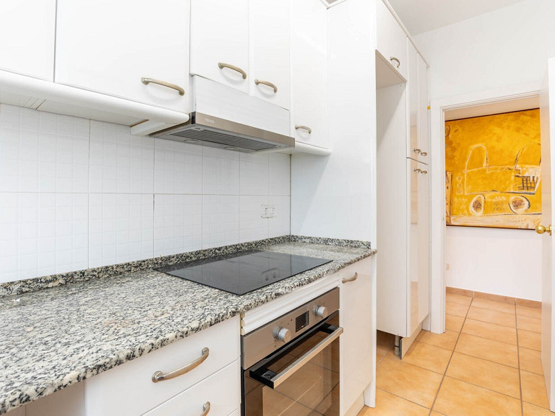 Bright 3-bedroom apartment with a beautiful view on the top floor, located in the Centre-Estació area of Sant Cugat. Photo:  15