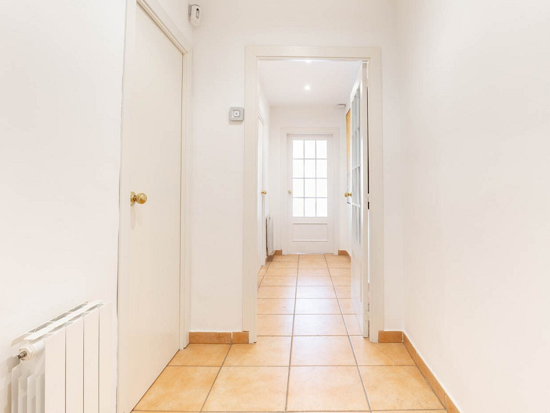 Bright 3-bedroom apartment with a beautiful view on the top floor, located in the Centre-Estació area of Sant Cugat. Photo:  16