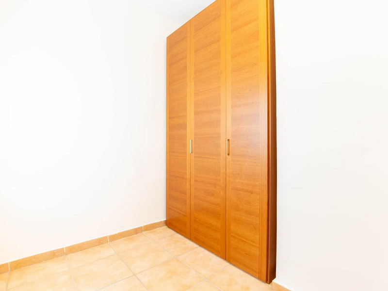 Bright 3-bedroom apartment with a beautiful view on the top floor, located in the Centre-Estació area of Sant Cugat. Photo:  23