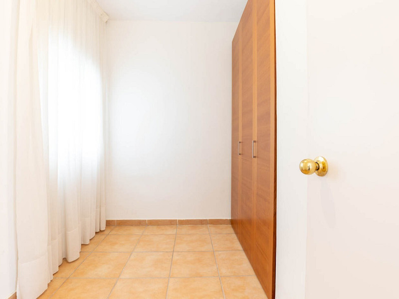 Bright 3-bedroom apartment with a beautiful view on the top floor, located in the Centre-Estació area of Sant Cugat. Photo:  24