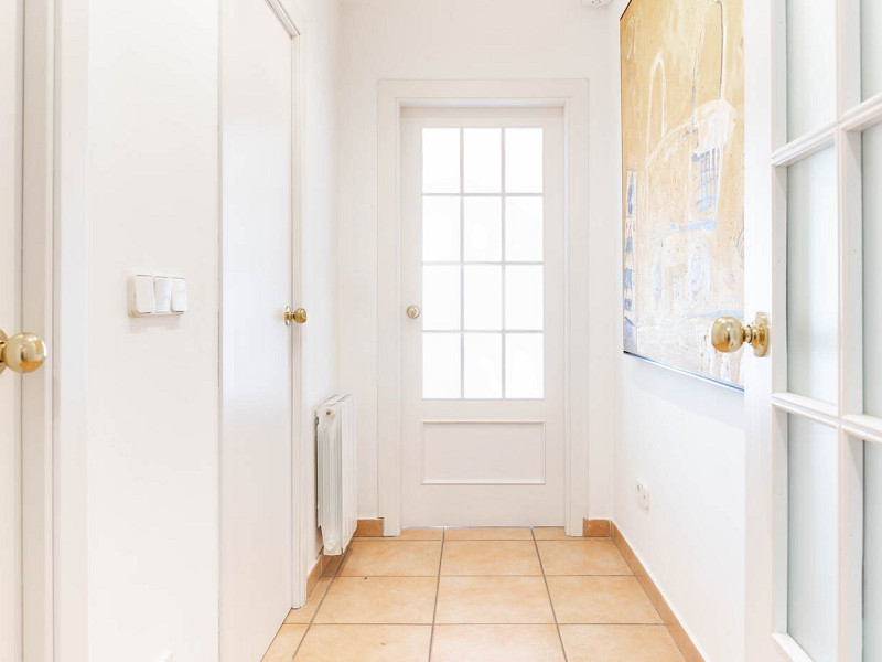 Bright 3-bedroom apartment with a beautiful view on the top floor, located in the Centre-Estació area of Sant Cugat. Photo:  30