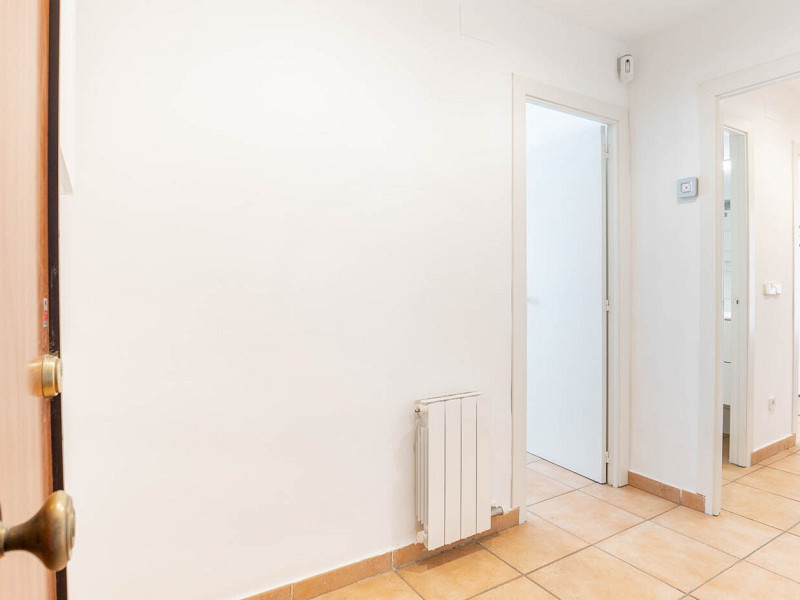 Bright 3-bedroom apartment with a beautiful view on the top floor, located in the Centre-Estació area of Sant Cugat. Photo:  31