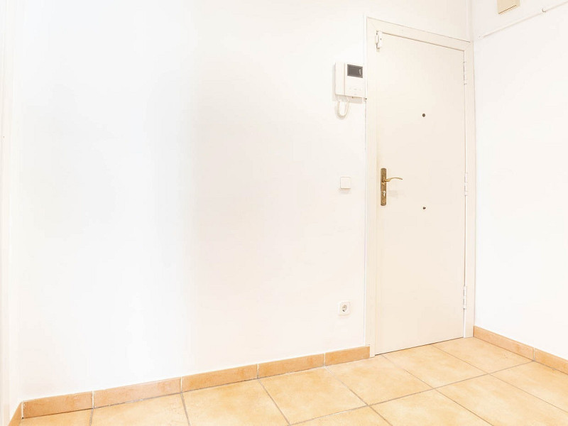 Bright 3-bedroom apartment with a beautiful view on the top floor, located in the Centre-Estació area of Sant Cugat. Photo:  32