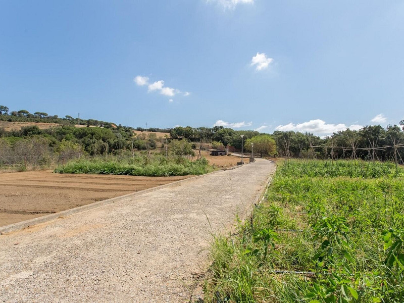  Exceptional Estate in Natural Surroundings — Dosrius, Barcelona. Photo:  43
