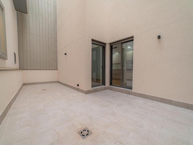 New Ground Floor Apartment with Terrace. Photo:  13