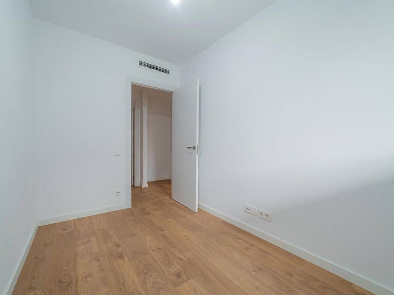 New Ground Floor Apartment with Terrace. Photo:  24