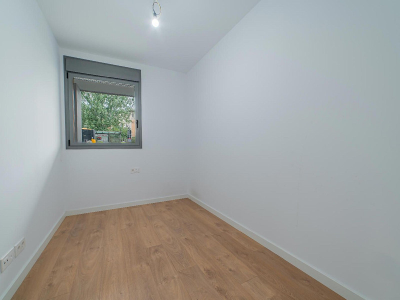 New Ground Floor Apartment with Terrace. Photo:  25