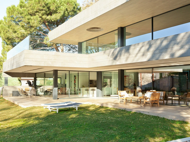 Designer Villa with Private Garden and Pool in Valldoreix. Photo:  4