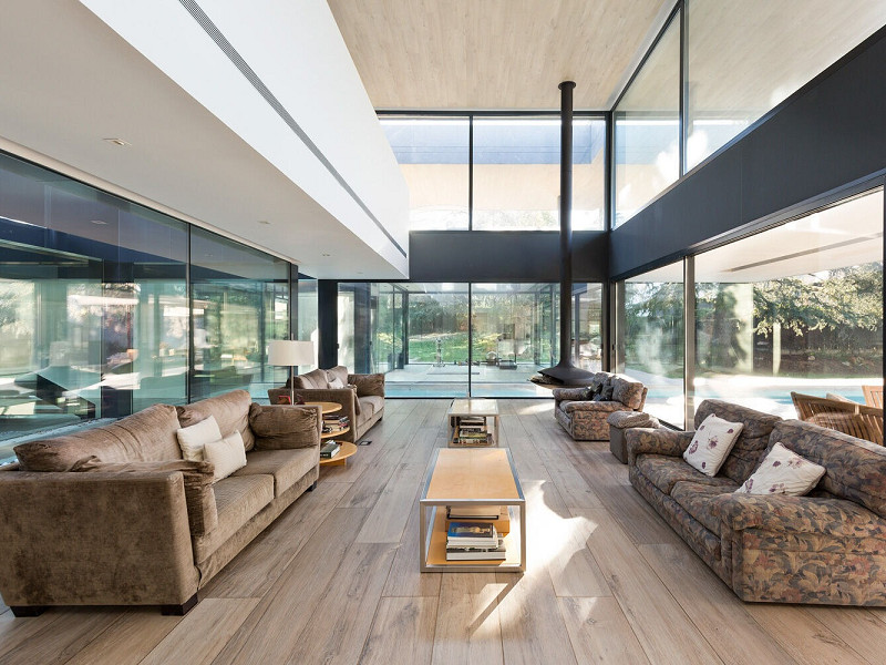 Designer Villa with Private Garden and Pool in Valldoreix. Photo:  6