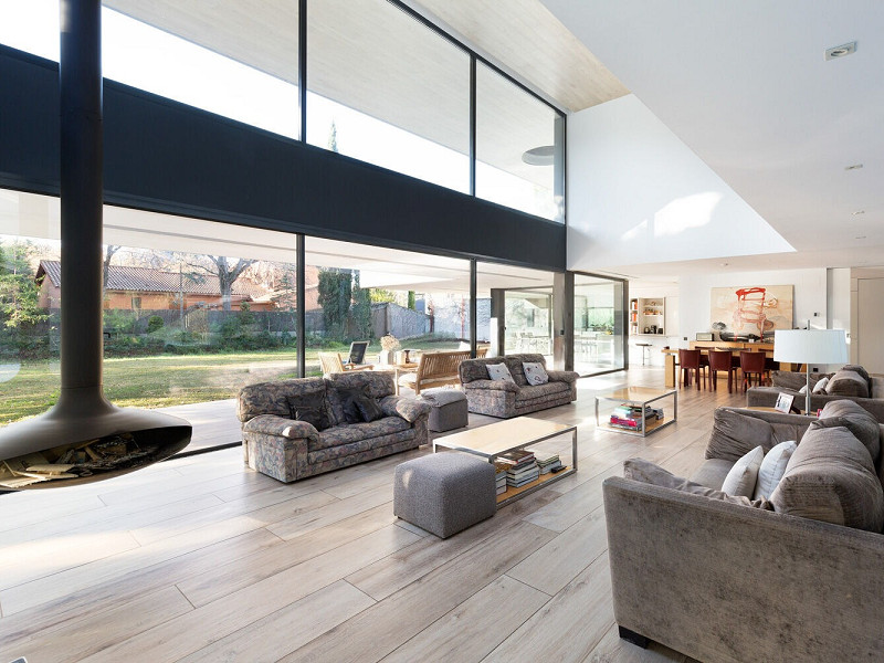 Designer Villa with Private Garden and Pool in Valldoreix. Photo:  9