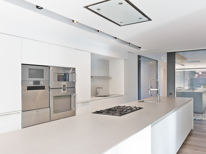 Designer Villa with Private Garden and Pool in Valldoreix. Photo:  20