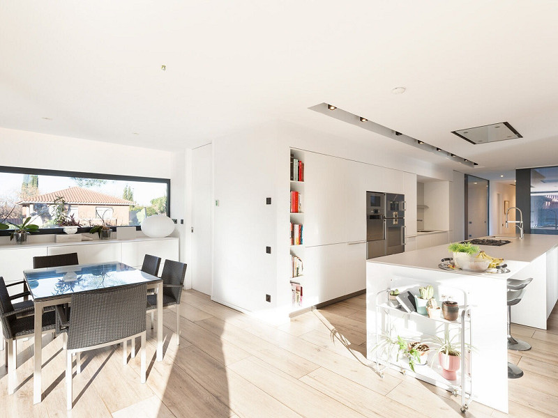 Designer Villa with Private Garden and Pool in Valldoreix. Photo:  22