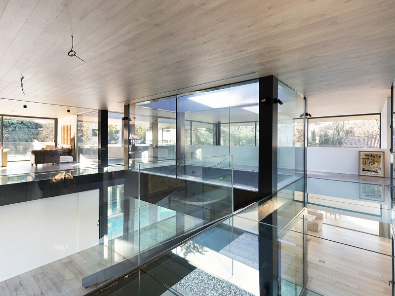 Designer Villa with Private Garden and Pool in Valldoreix. Photo:  29