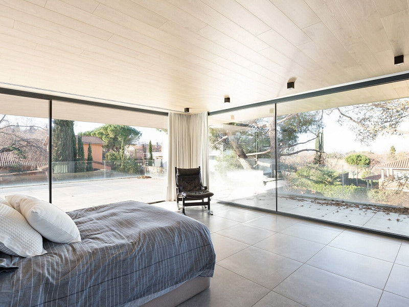 Designer Villa with Private Garden and Pool in Valldoreix. Photo:  31