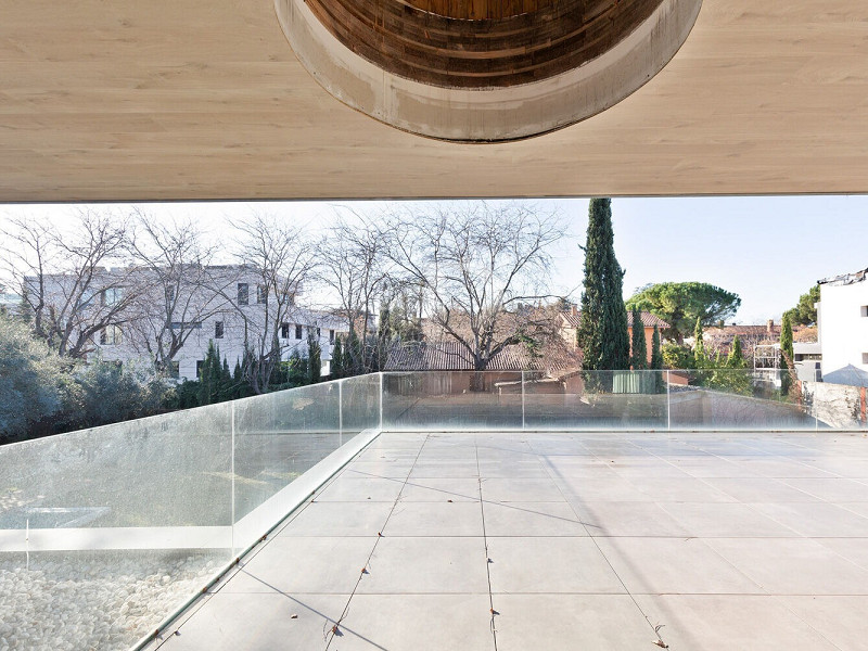 Designer Villa with Private Garden and Pool in Valldoreix. Photo:  32
