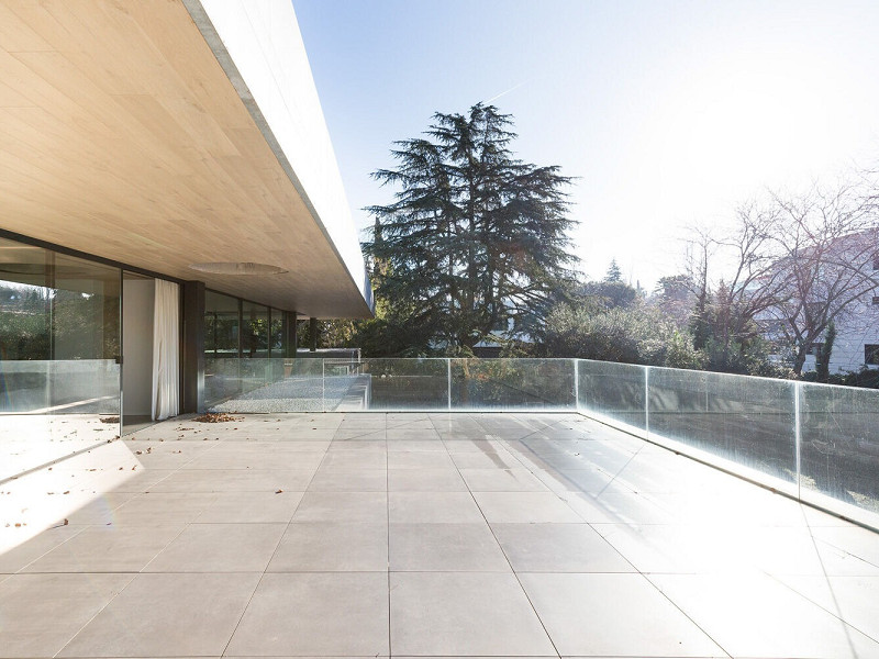 Designer Villa with Private Garden and Pool in Valldoreix. Photo:  33