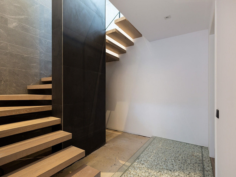 Designer Villa with Private Garden and Pool in Valldoreix. Photo:  41