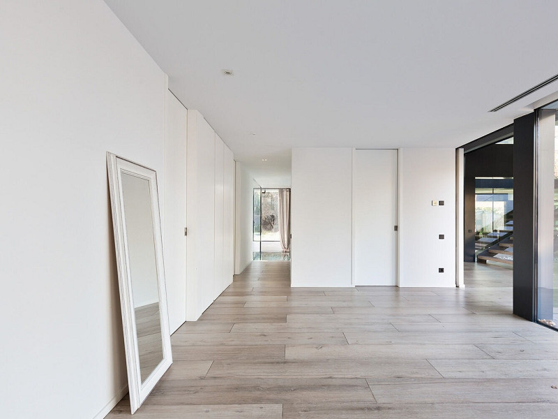 Designer Villa with Private Garden and Pool in Valldoreix. Photo:  45