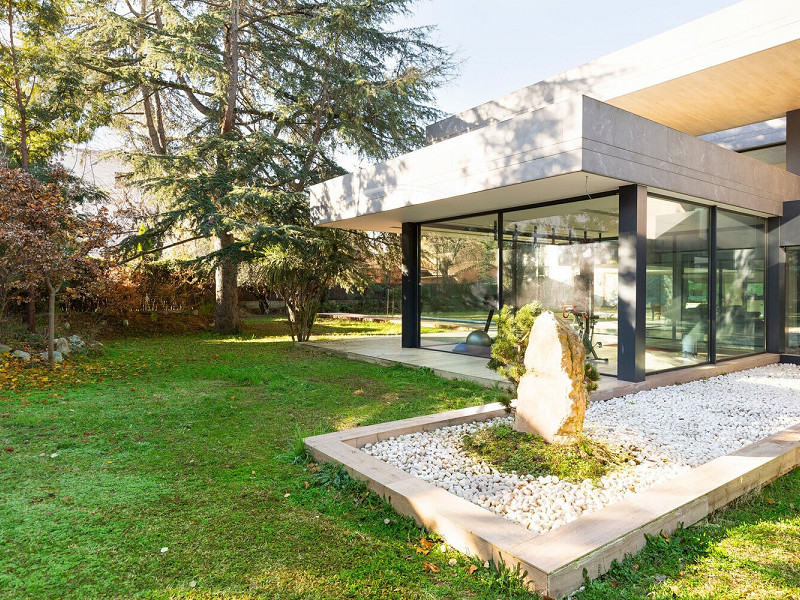 Designer Villa with Private Garden and Pool in Valldoreix. Photo:  49