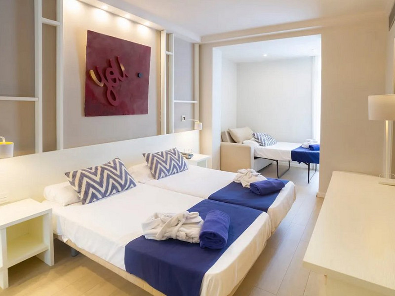 Four-Star Hotel for Sale in Sitges. Photo:  4