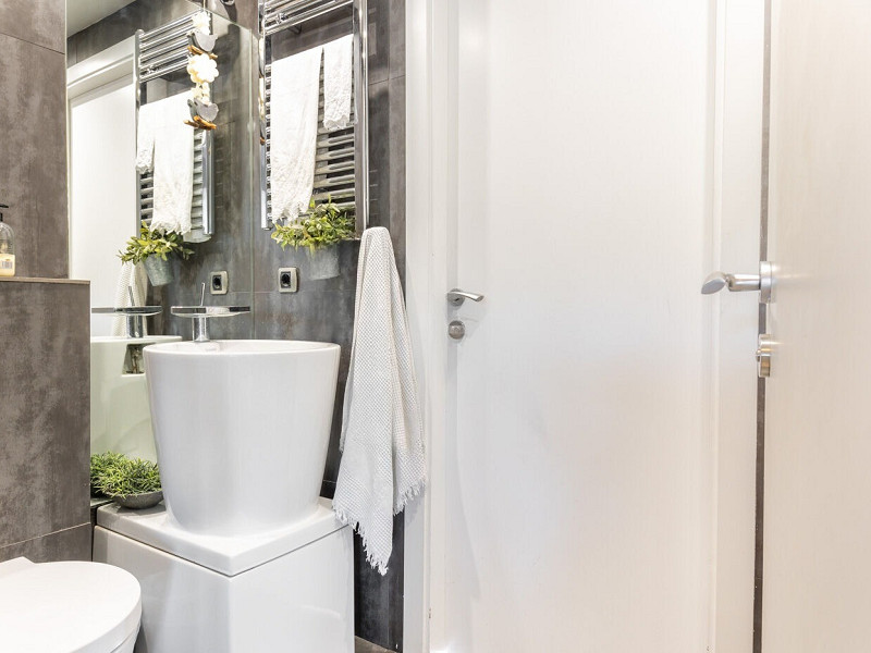 Elegant Semi-Detached Home with Garden and Pool in Sant Cugat. Photo:  13