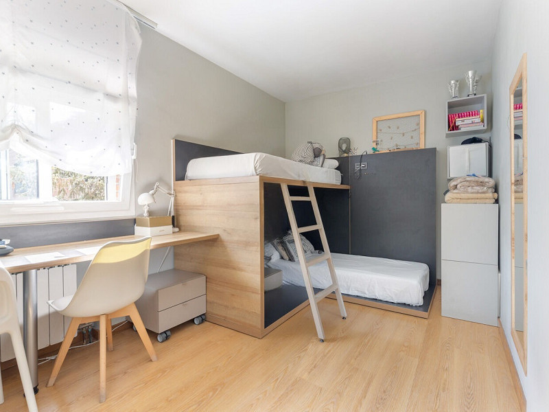 Elegant Semi-Detached Home with Garden and Pool in Sant Cugat. Photo:  22