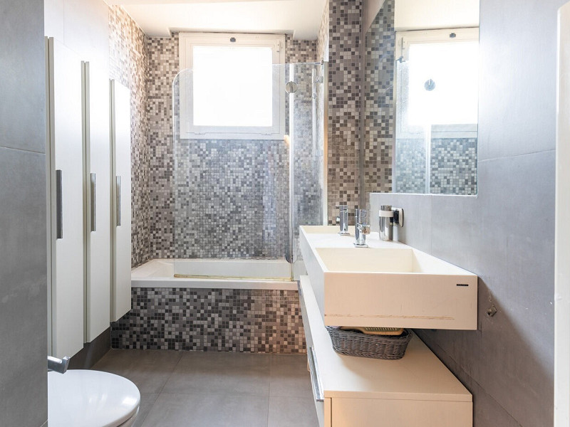 Elegant Semi-Detached Home with Garden and Pool in Sant Cugat. Photo:  29