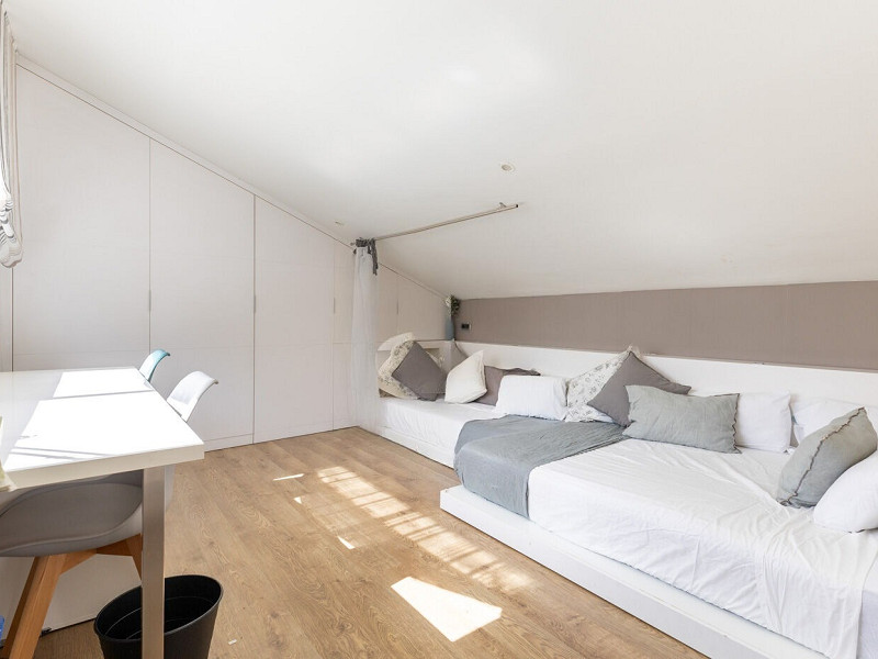 Elegant Semi-Detached Home with Garden and Pool in Sant Cugat. Photo:  31