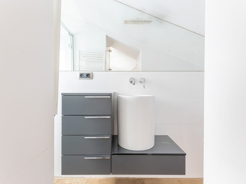 Elegant Semi-Detached Home with Garden and Pool in Sant Cugat. Photo:  33