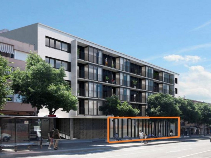 Commercial Property with Tenant (Fitness Club) in a Suburb of Barcelona