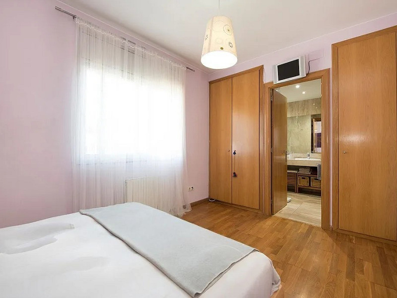 Stylish Townhouse with Terrace in Castelldefels. Photo:  15