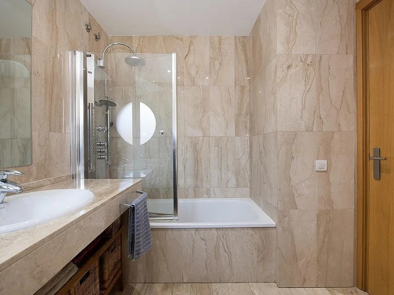 Stylish Townhouse with Terrace in Castelldefels. Photo:  17