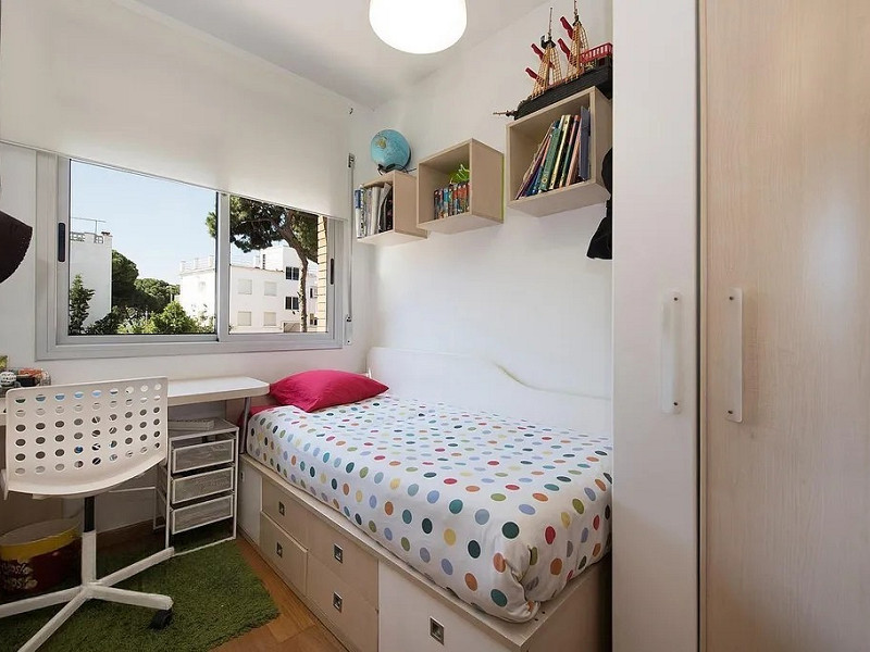 Stylish Townhouse with Terrace in Castelldefels. Photo:  20