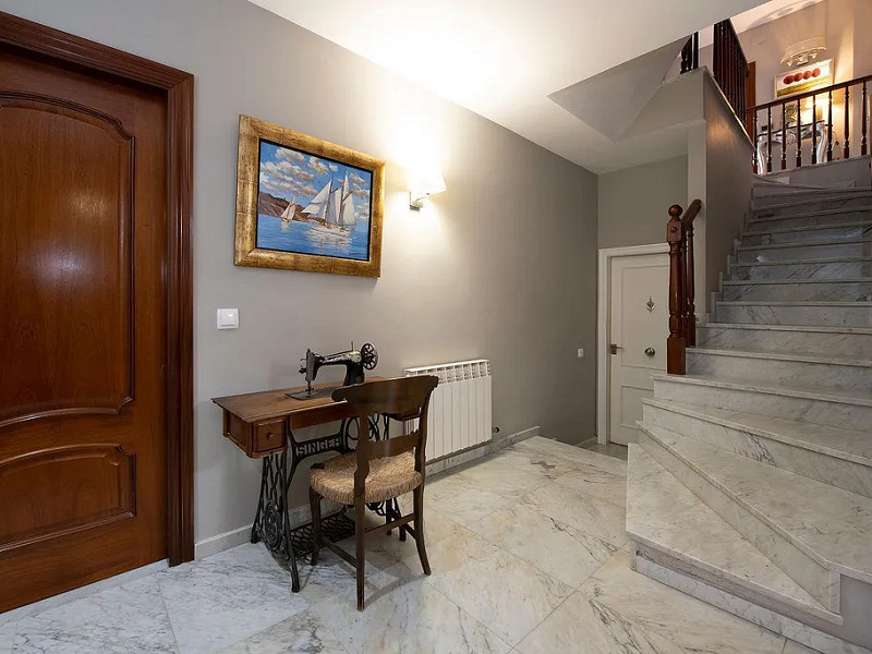 Modern House with Garden and Pool in Castelldefels. Photo:  15
